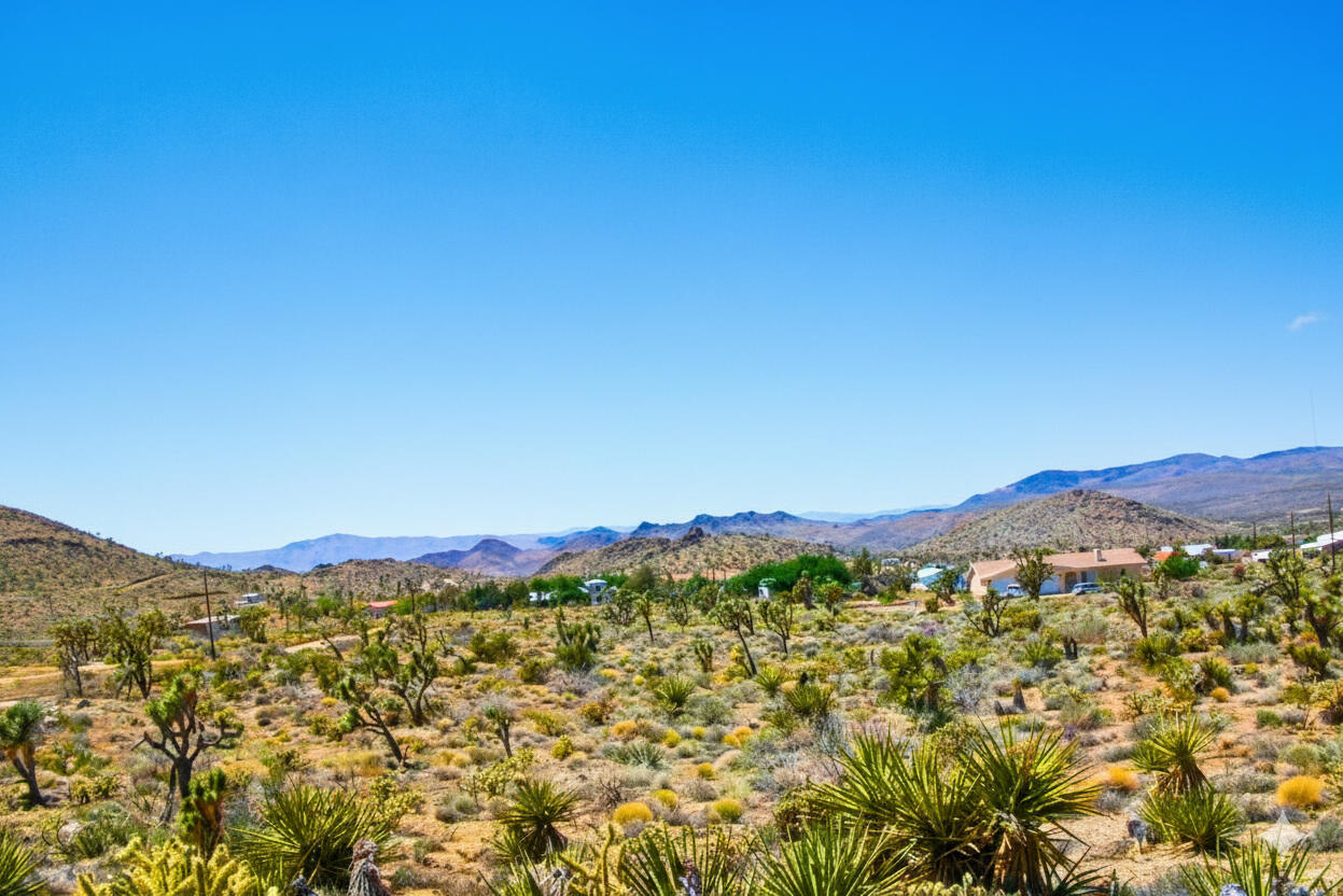 Awe-Inspiring Acres: 1.07 Acre Near Public Lands, at the Foot of the Mountains $125-250/mo in Dolan Springs!